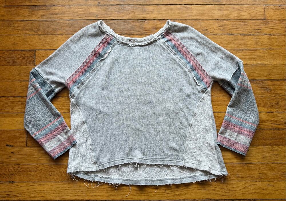 FREE PEOPLE Gray/Pink Distressed Sweatshirt sz S